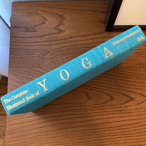 Complete Illustrated Book of Yoga Coffee Table Book